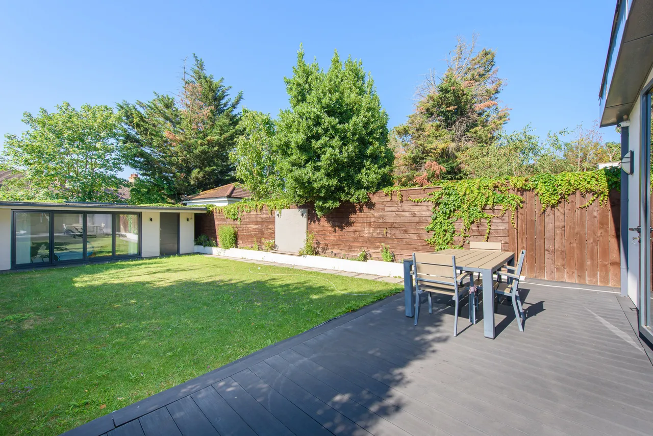 5 Elliot Road, London, photo 12