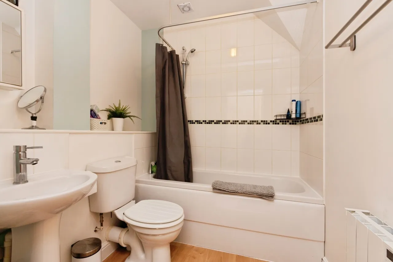 London Road, Camberley, GU15, photo 8