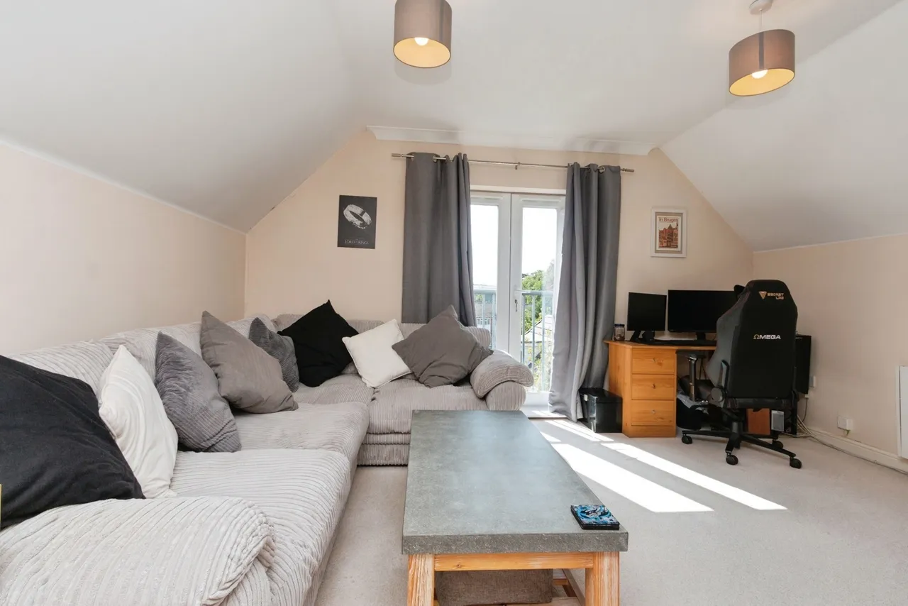 London Road, Camberley, GU15, photo 15