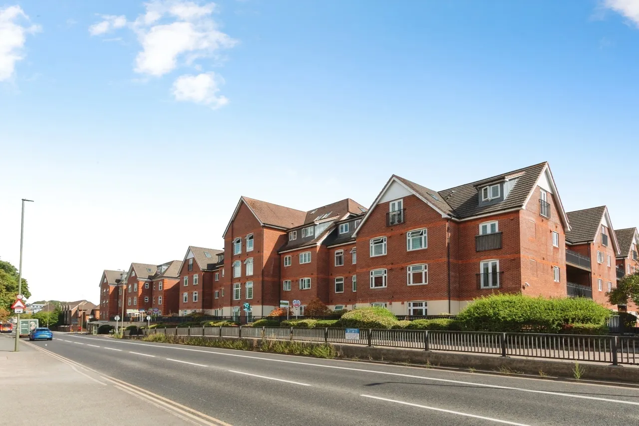 London Road, Camberley, GU15, photo 14