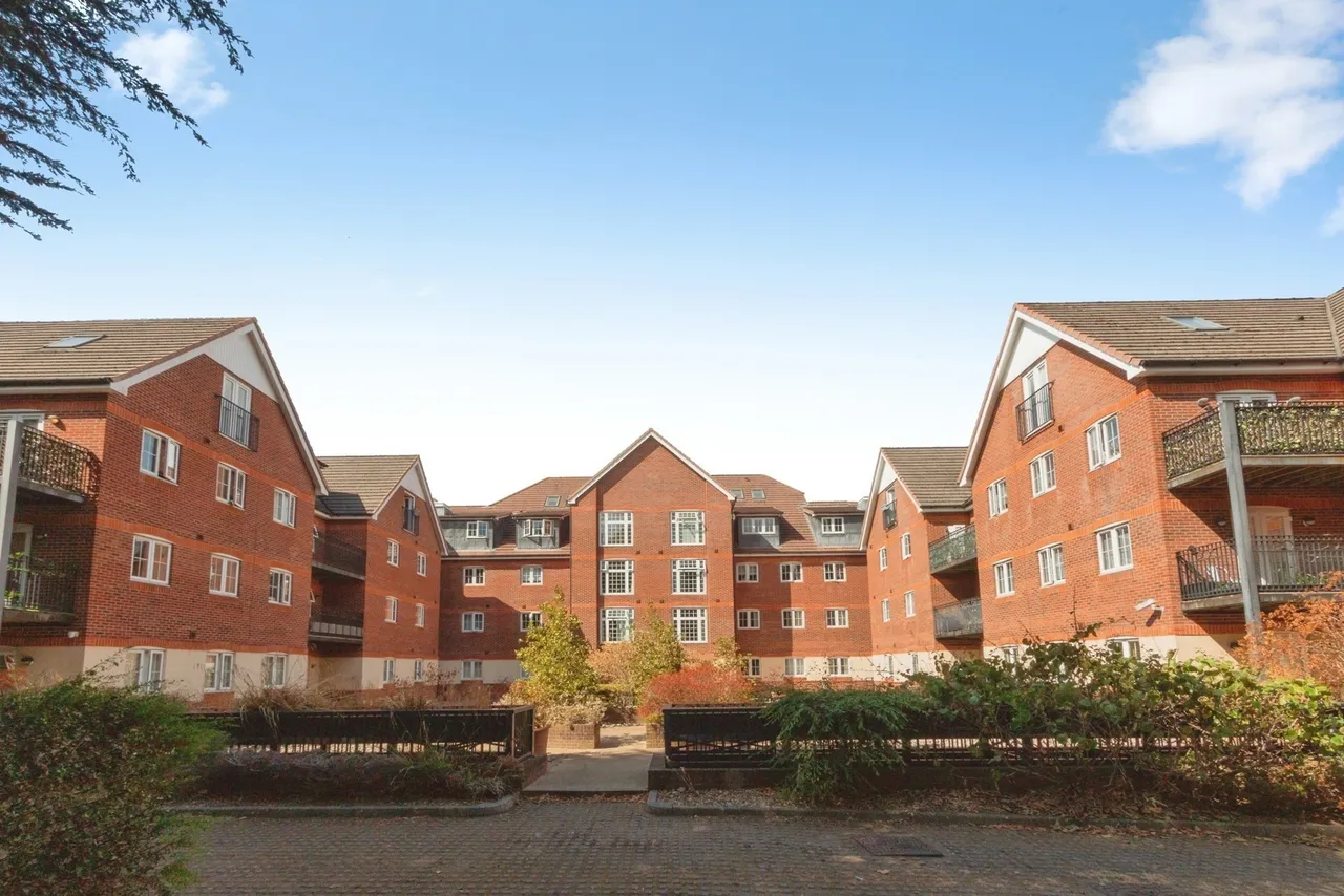London Road, Camberley, GU15, photo 10