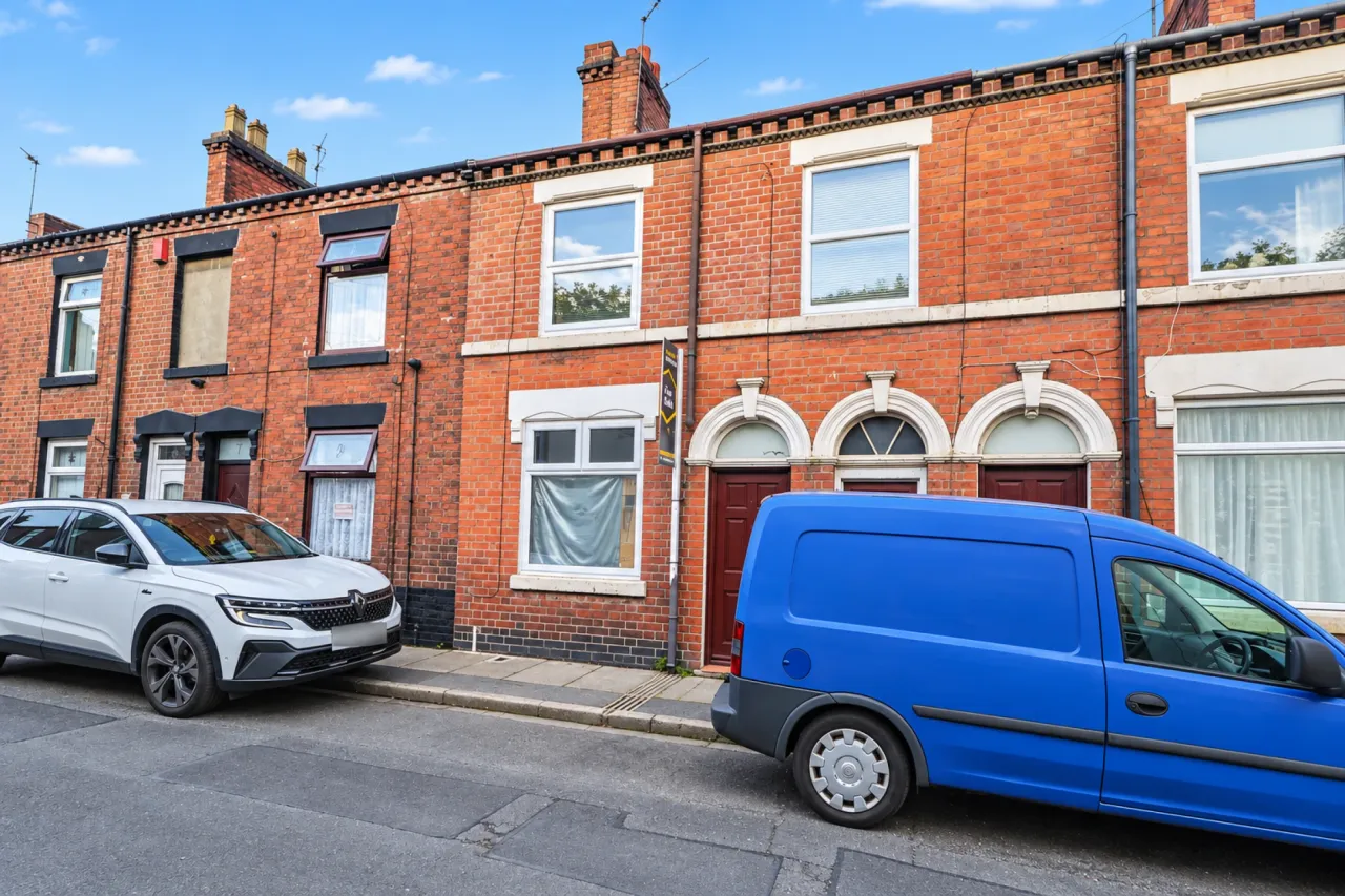 2 bed property for sale, Naylor Street, Pittshill Bank, ST6