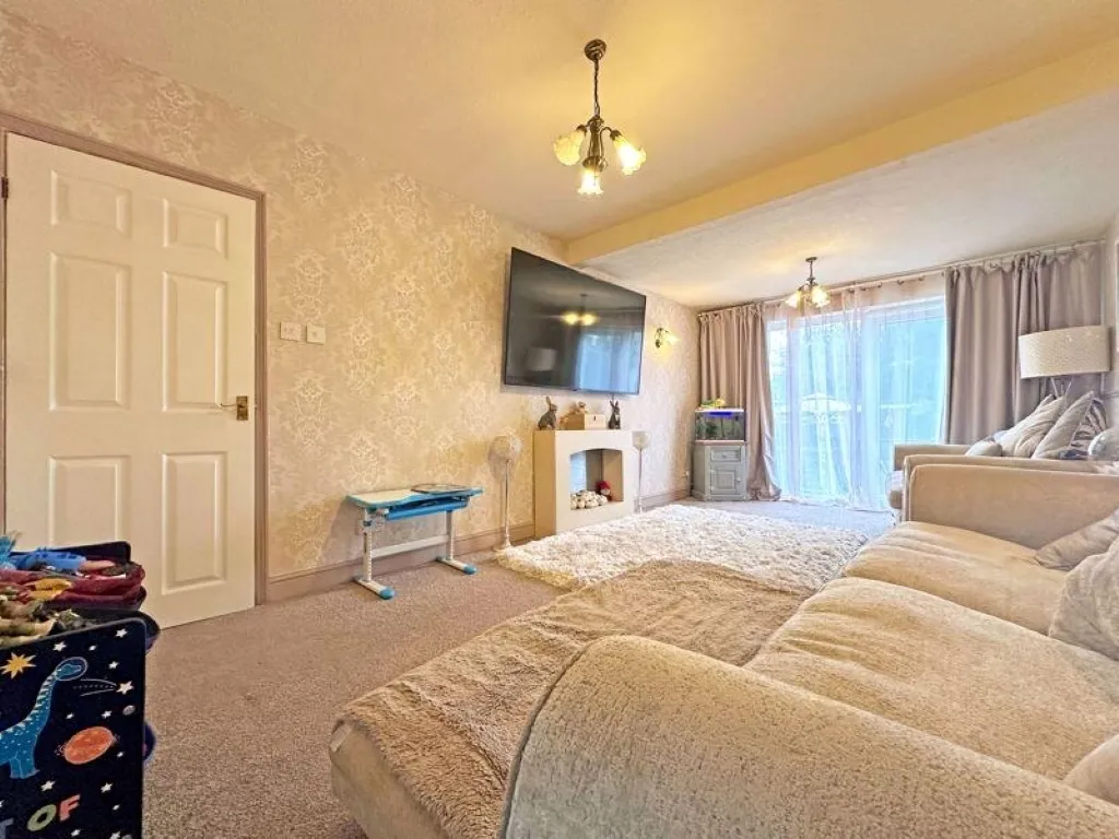Bertram Close, Tipton, DY4, photo 4