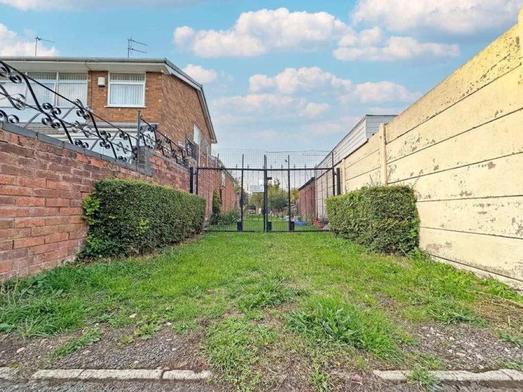 Bertram Close, Tipton, DY4, photo 22
