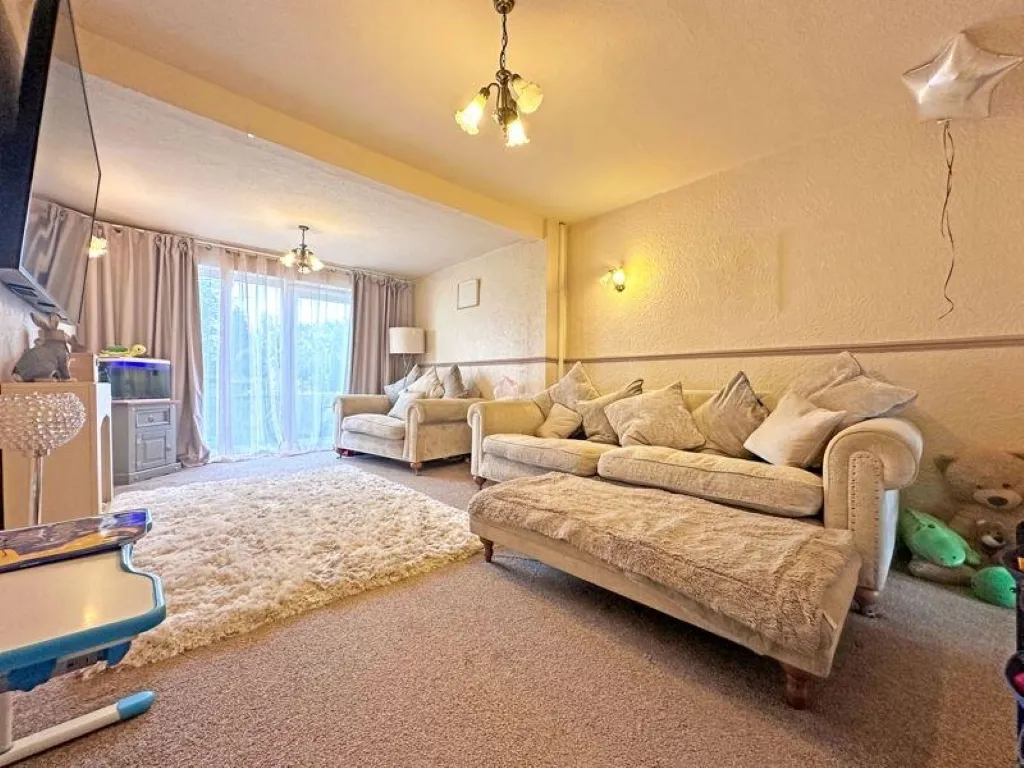Bertram Close, Tipton, DY4, photo 3
