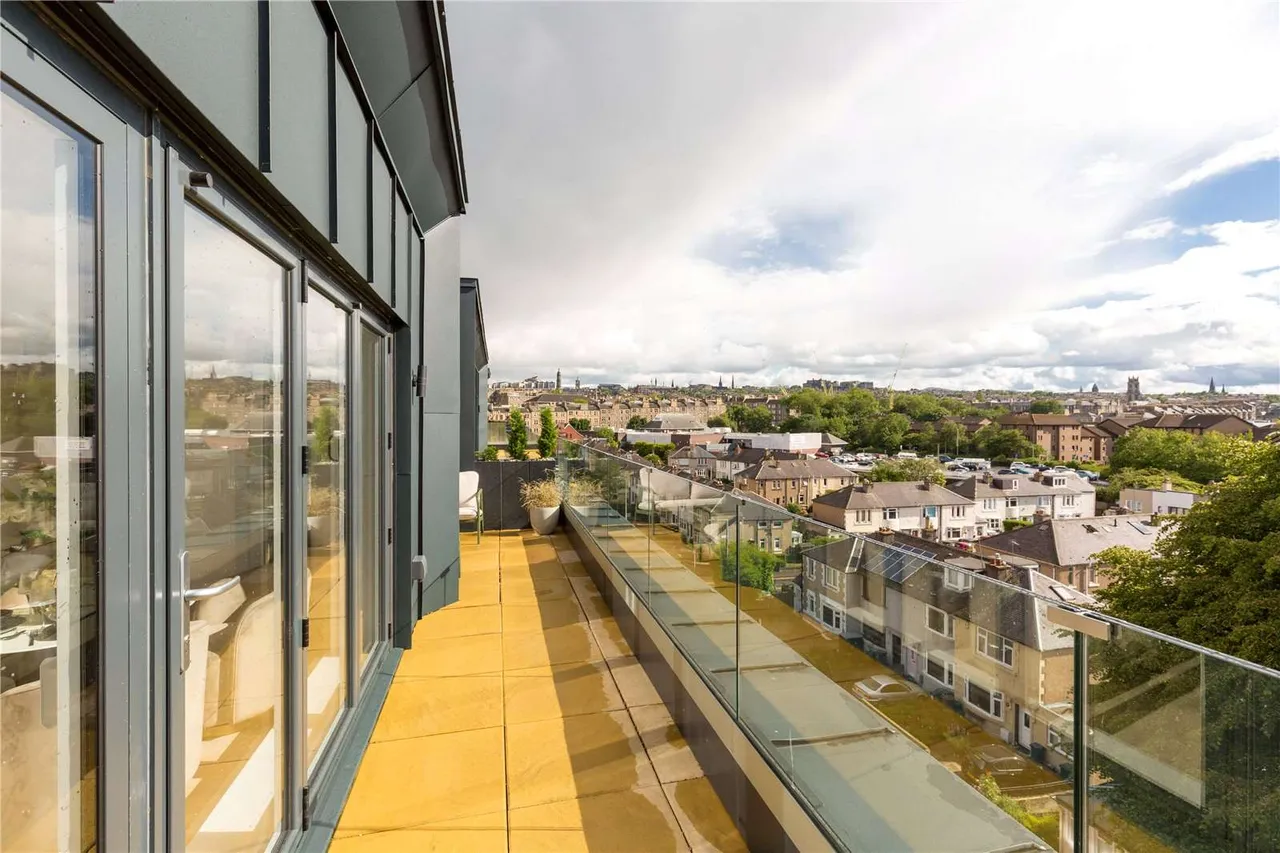Flat 31 Logie Green Road, Edinburgh, Midlothian, EH7 4GR, photo 5