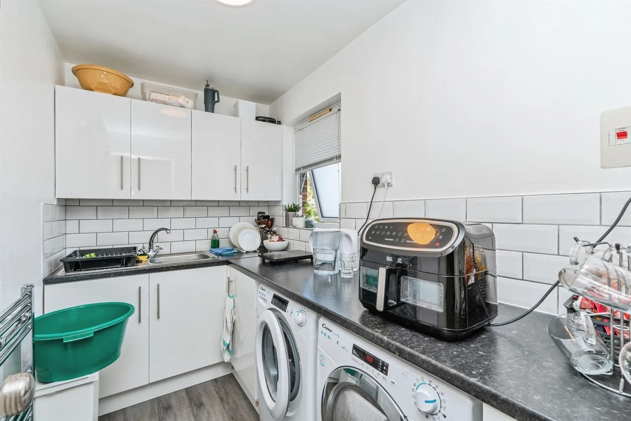 Alfred Close, Totton, SO40, photo 4