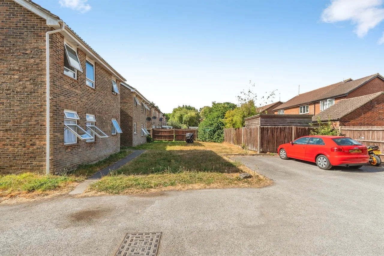 Alfred Close, Totton, SO40, photo 10