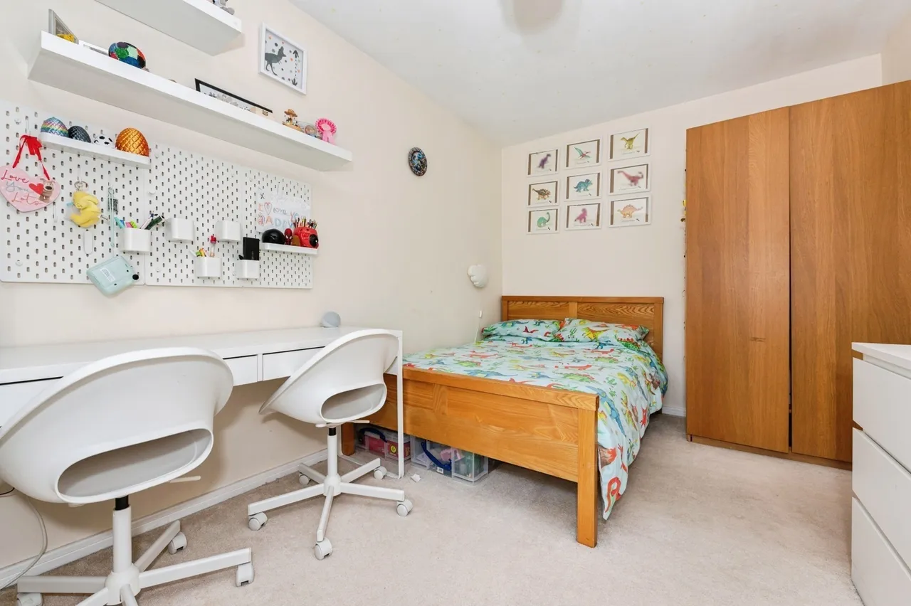 Raleigh Close, Gravesend, DA12, photo 11