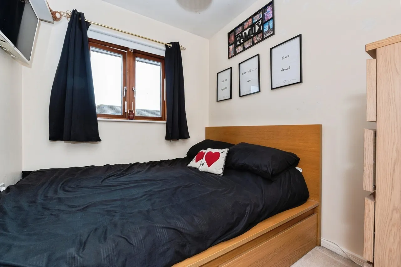 Raleigh Close, Gravesend, DA12, photo 12