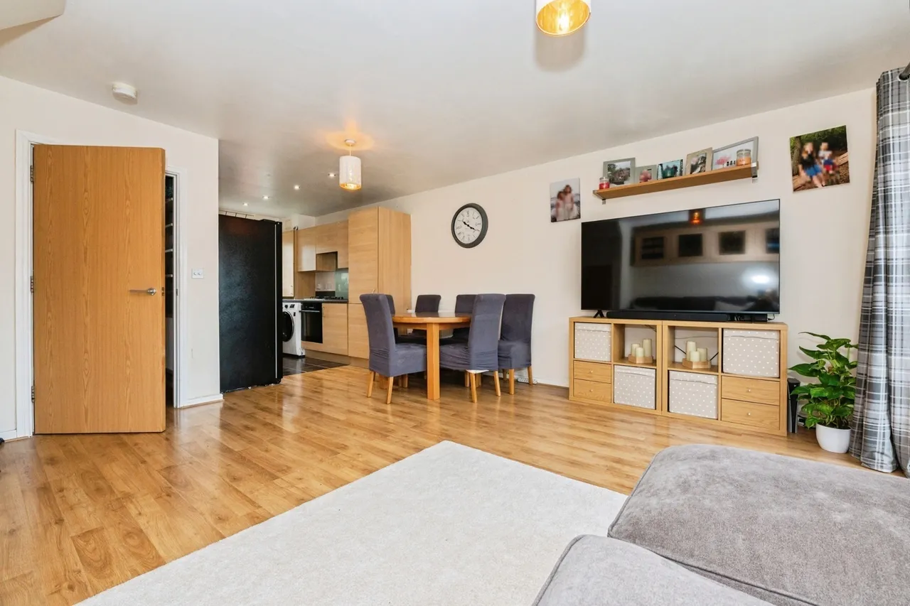 Raleigh Close, Gravesend, DA12, photo 4