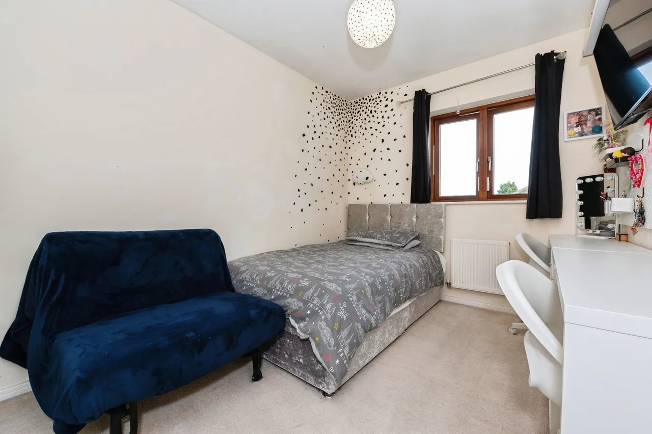 Raleigh Close, Gravesend, DA12, photo 13