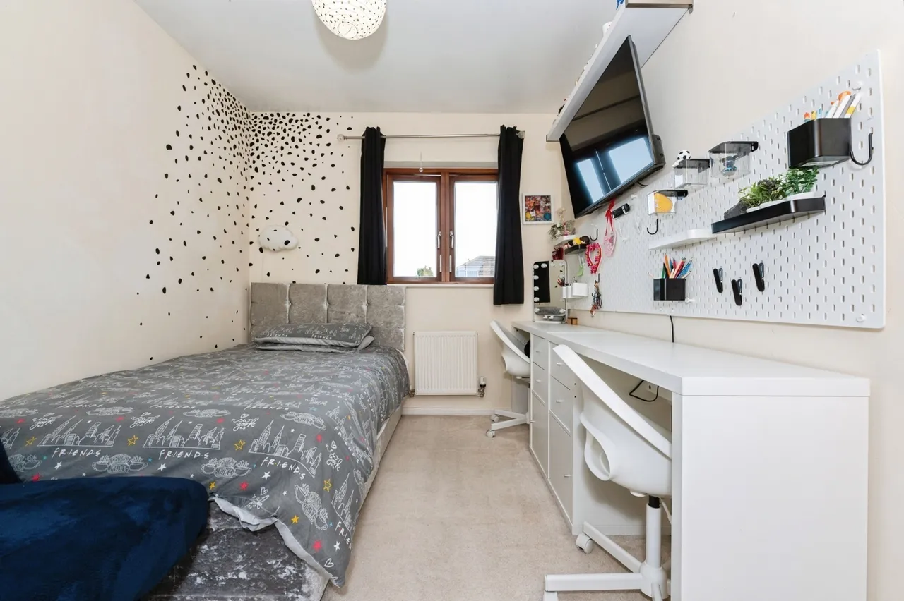 Raleigh Close, Gravesend, DA12, photo 14