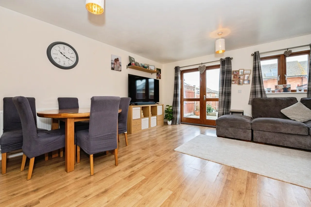 Raleigh Close, Gravesend, DA12, photo 3