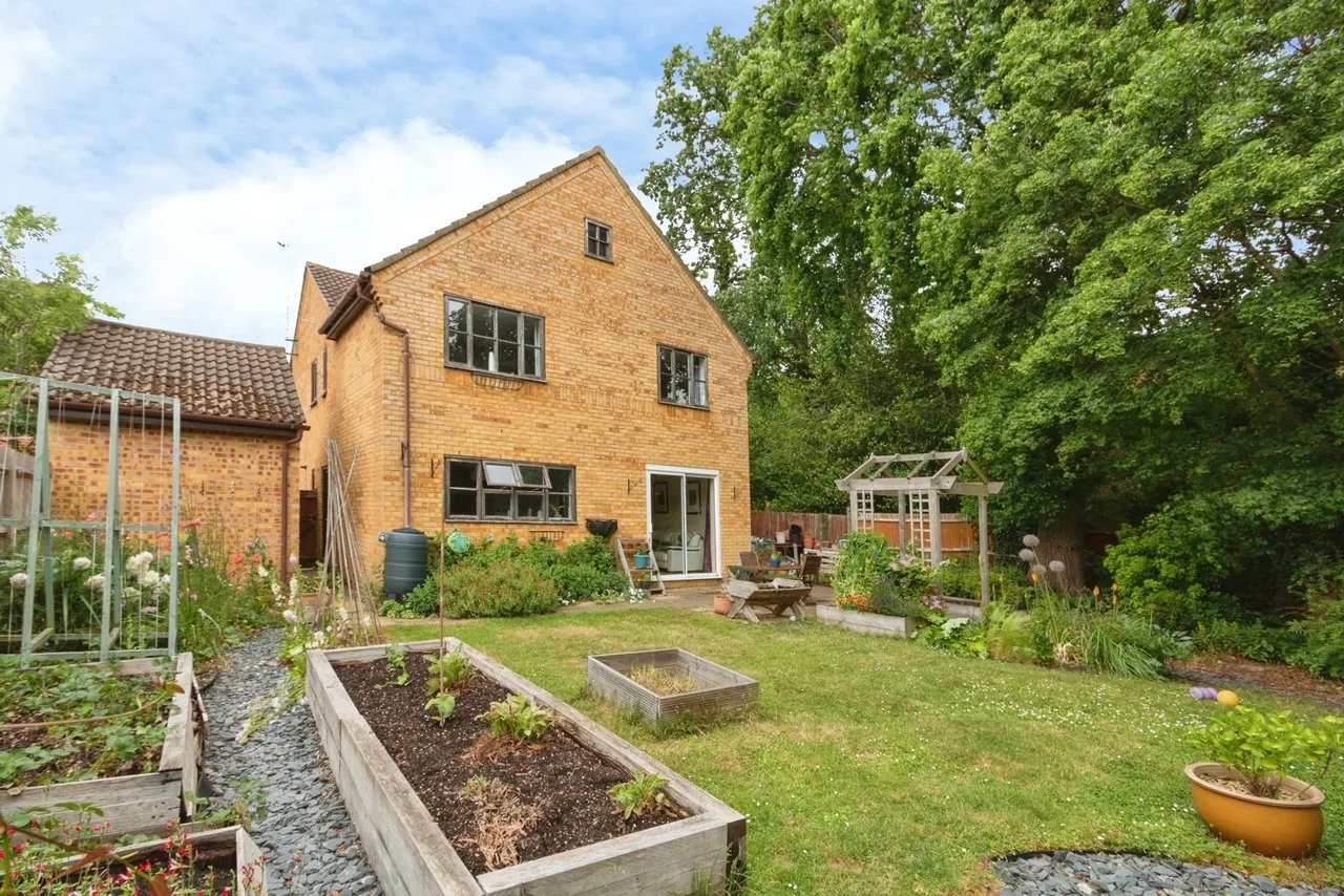 Meadowland, Chineham, RG24, photo 11