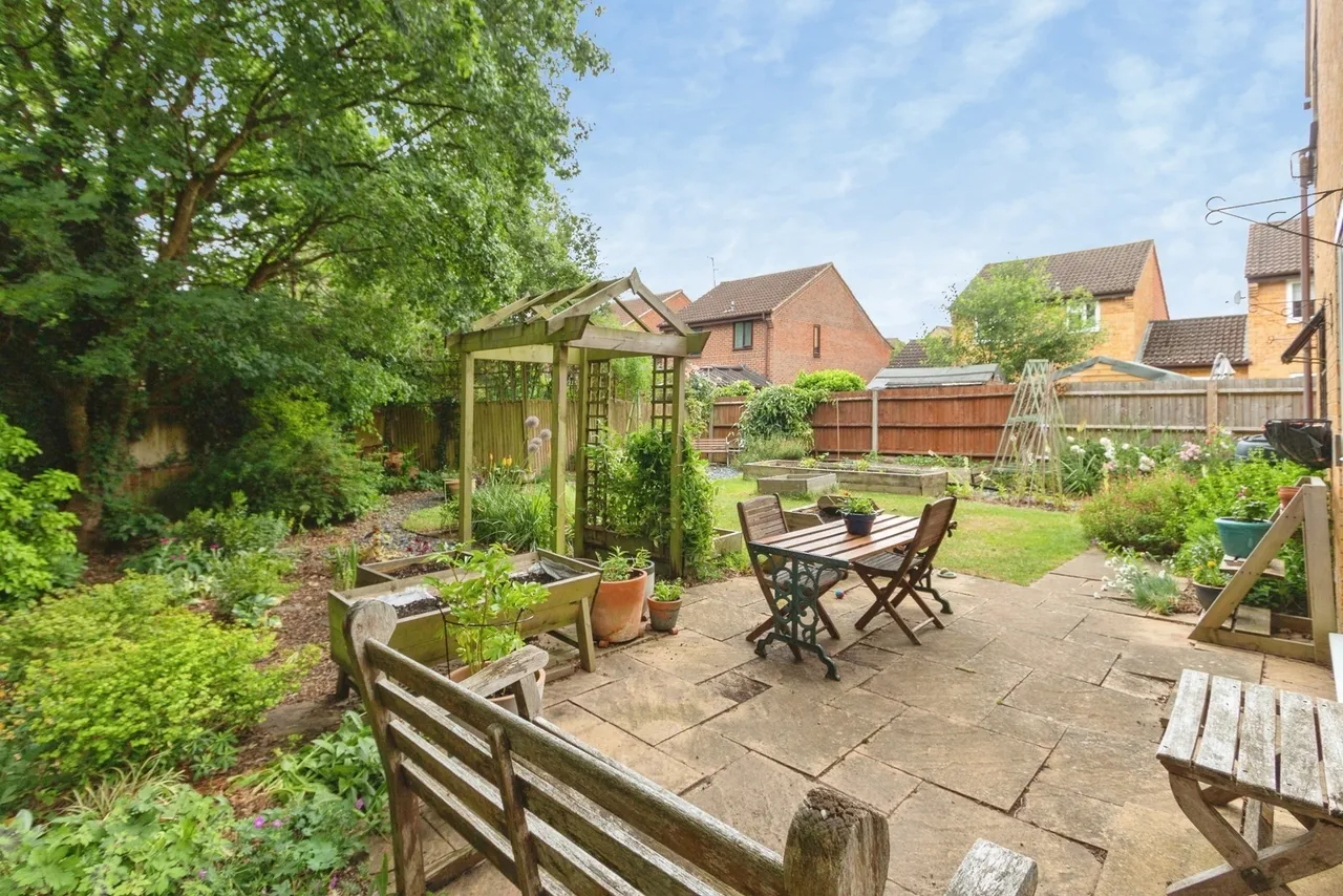 Meadowland, Chineham, RG24, photo 14
