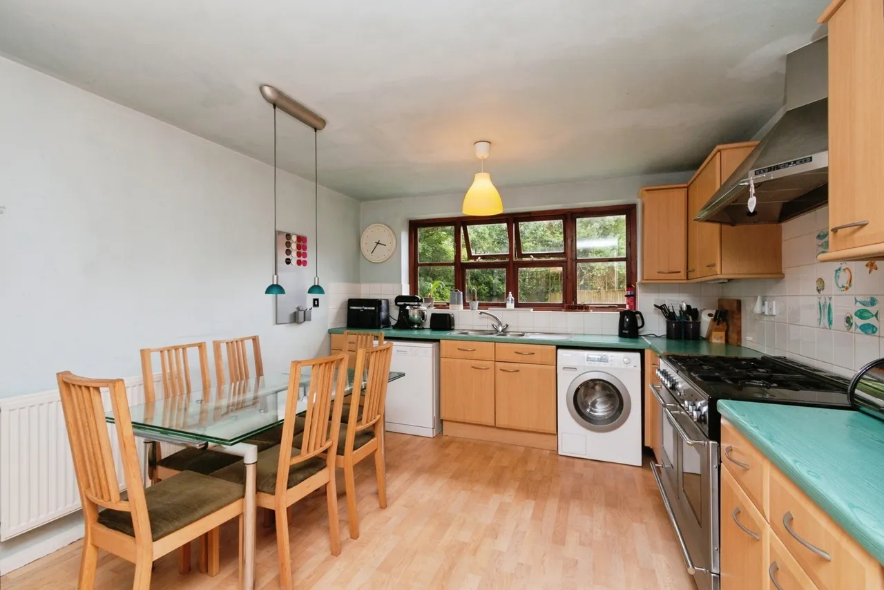 Meadowland, Chineham, RG24, photo 15