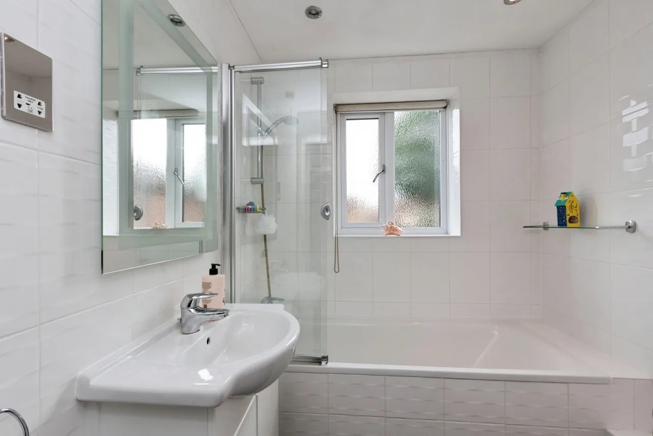 Meadowland, Chineham, RG24, photo 12