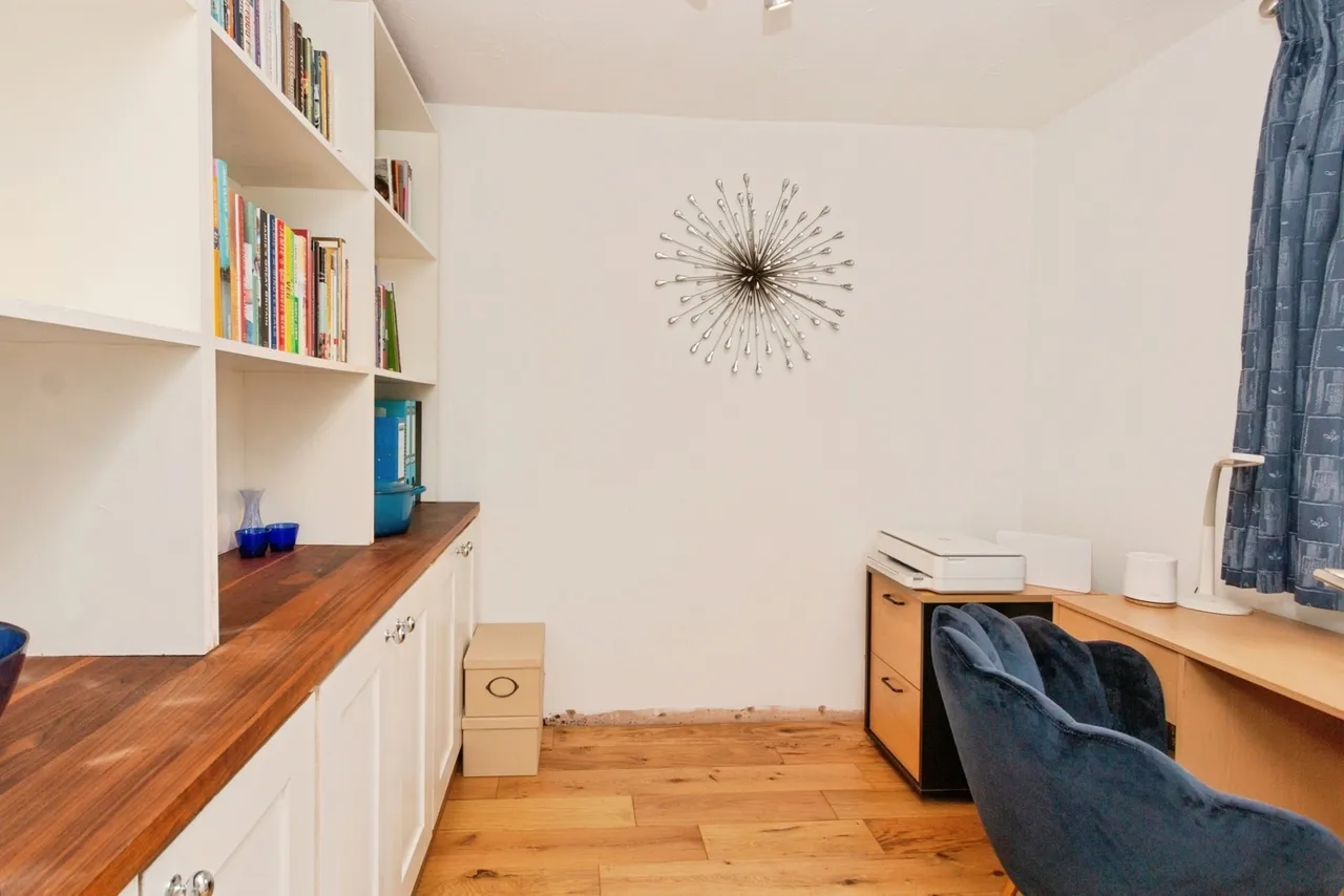 Meadowland, Chineham, RG24, photo 6