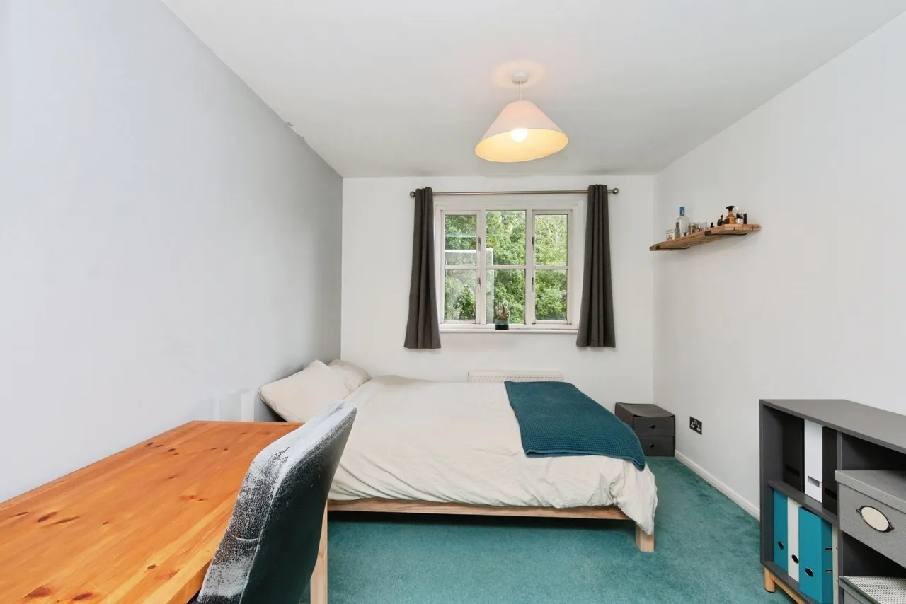 Meadowland, Chineham, RG24, photo 10