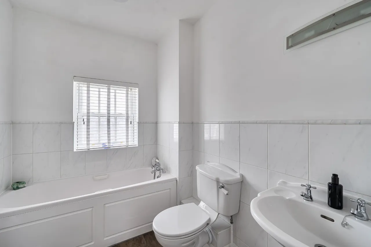 Thomas Hardy Drive, Shaftesbury, SP7, photo 19