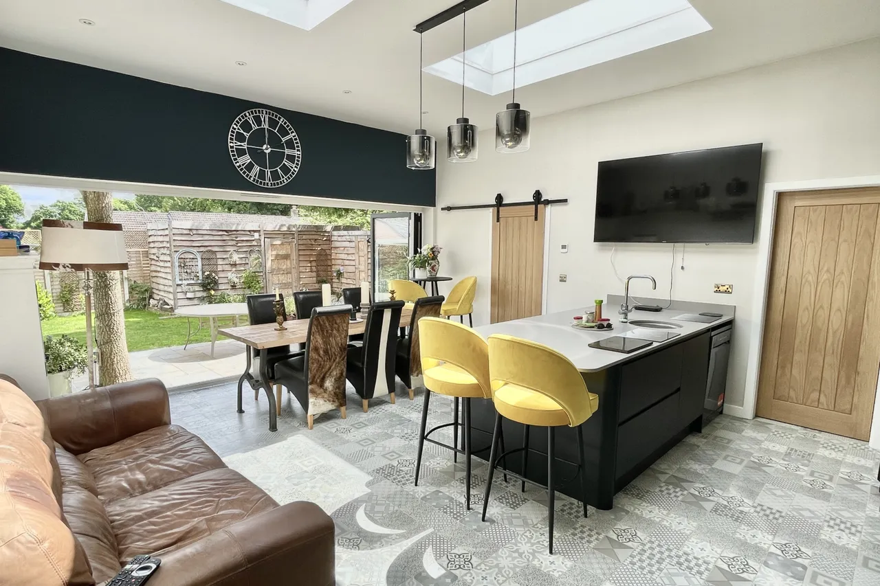 Pinewood Road, St. Ives, BH24, photo 2