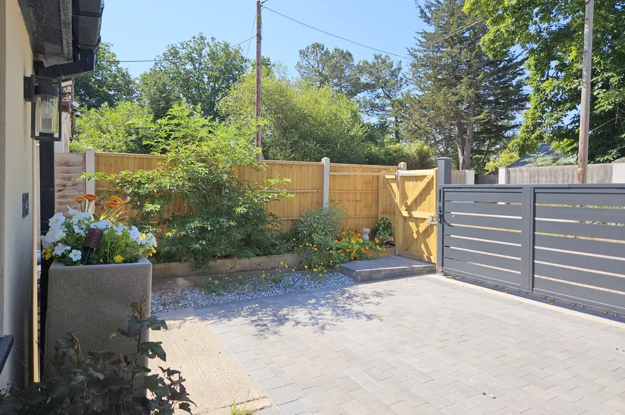Pinewood Road, St. Ives, BH24, photo 33