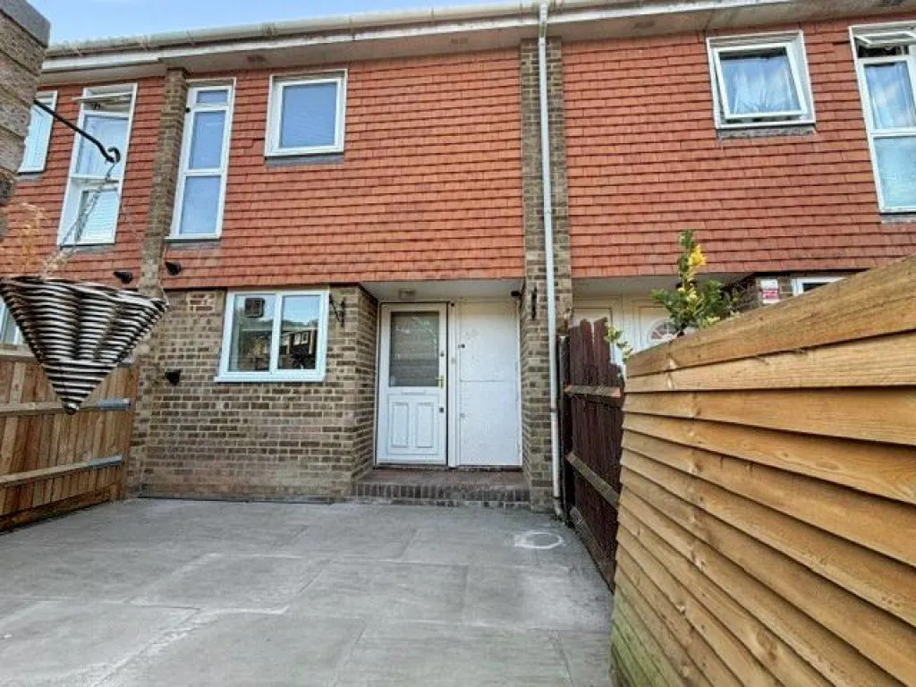 3 bed house to rent, Sorrel Bank, Selsdon