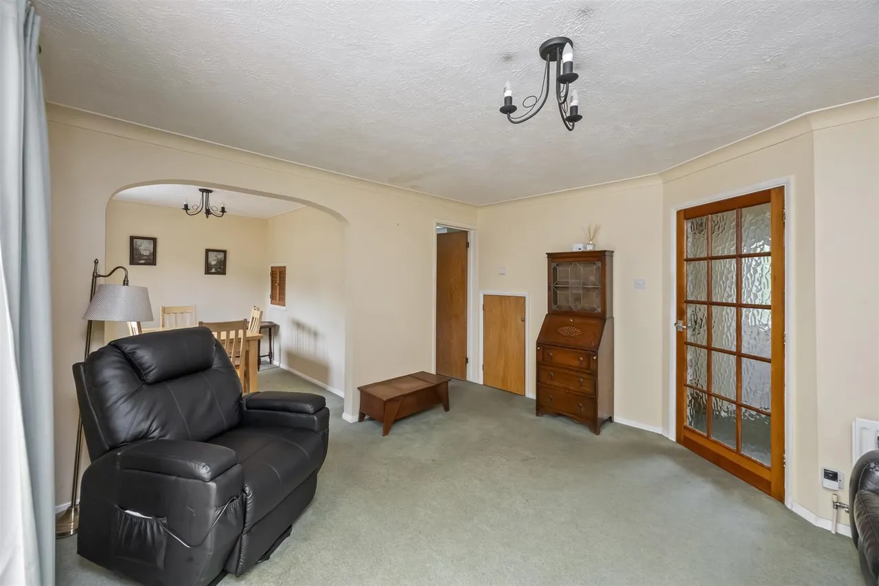 The Laurels, Uckfield, TN22 1XE, photo 2