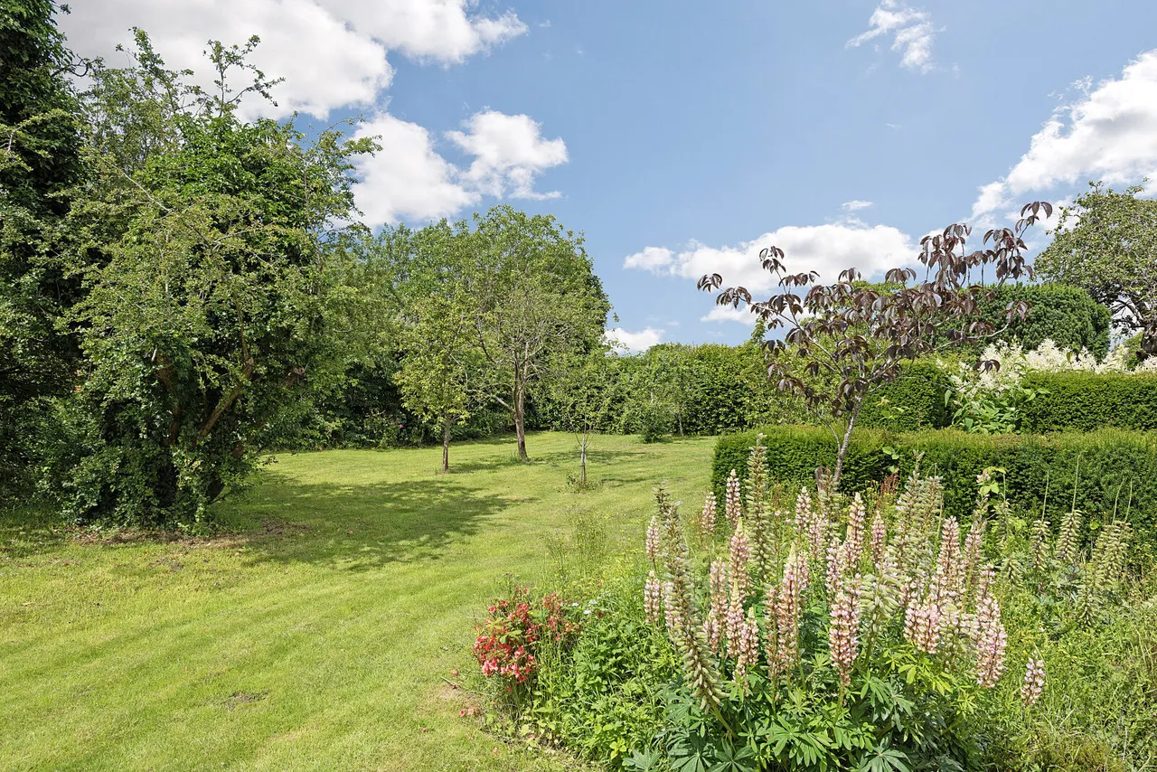 High Street, Alconbury, PE28, photo 22