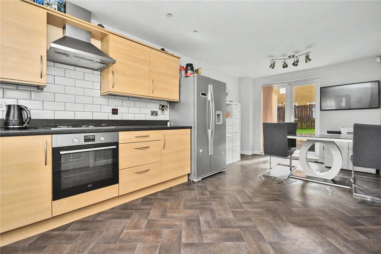 Whinmoor Way, Leeds, LS14, photo 3