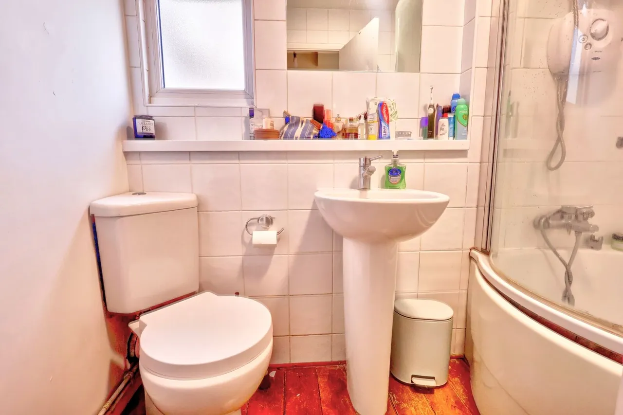 Sycamore Road, Amersham, HP6, photo 9