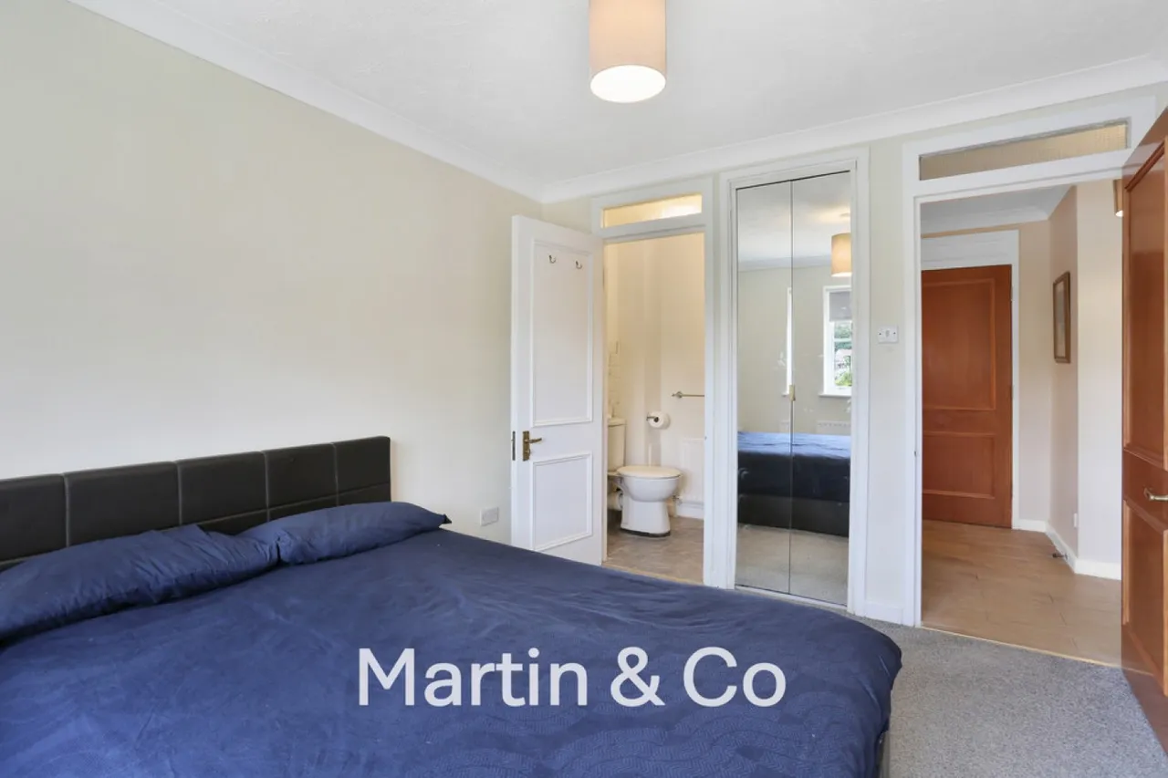 Maybury Court, 131-133 Haling Park Road, photo 7