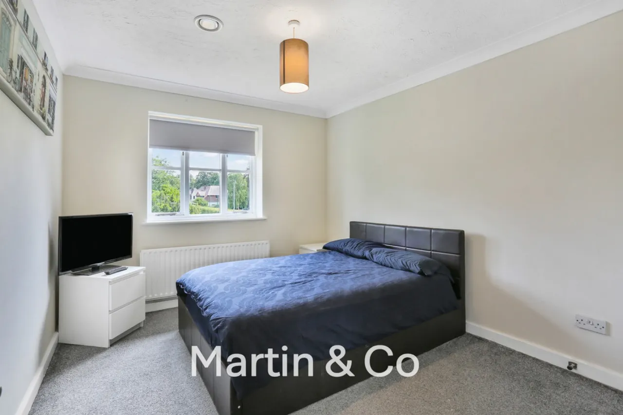 Maybury Court, 131-133 Haling Park Road, photo 6