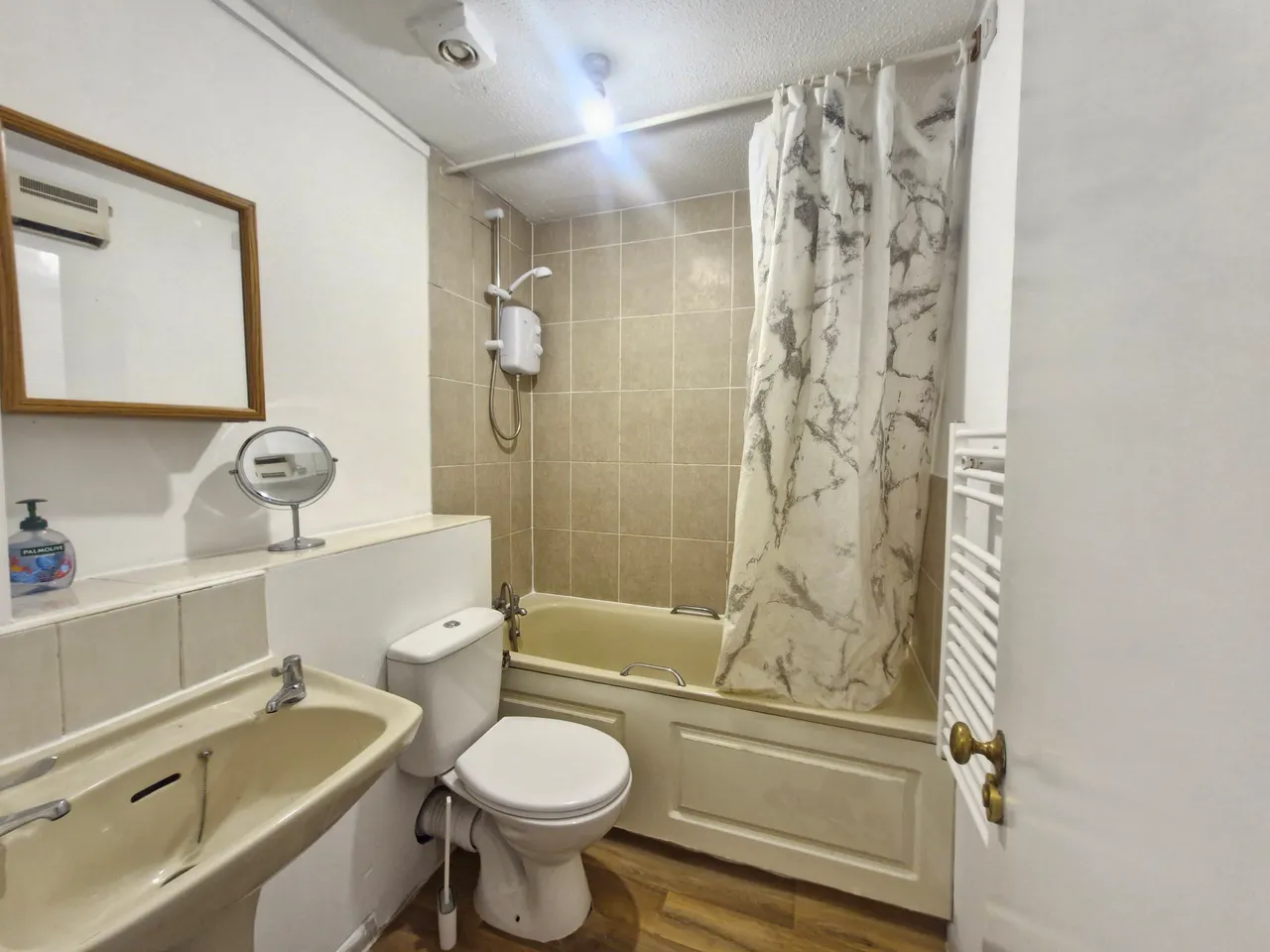 Argyle Court, WD18, photo 5