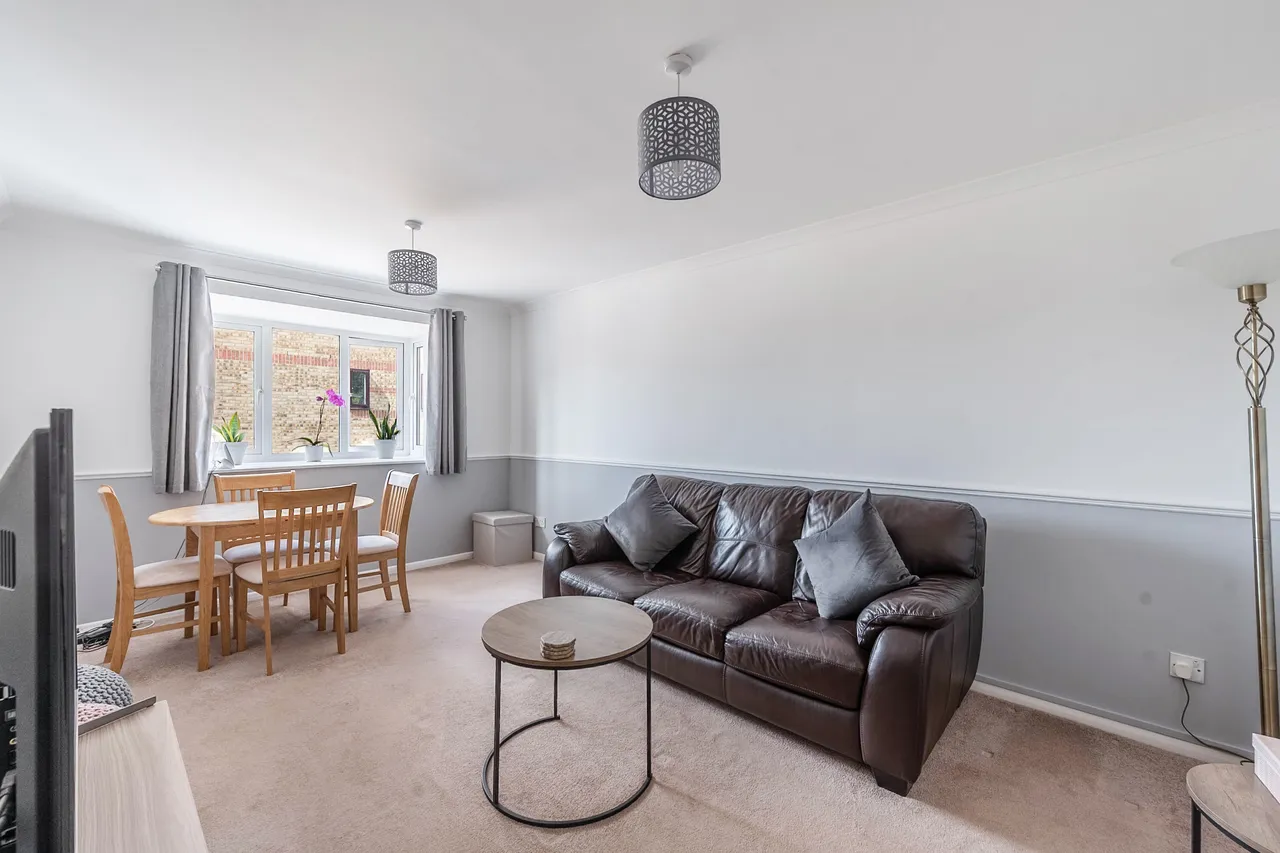 3 Orkney House, Himalayan Way, Watford, photo 2