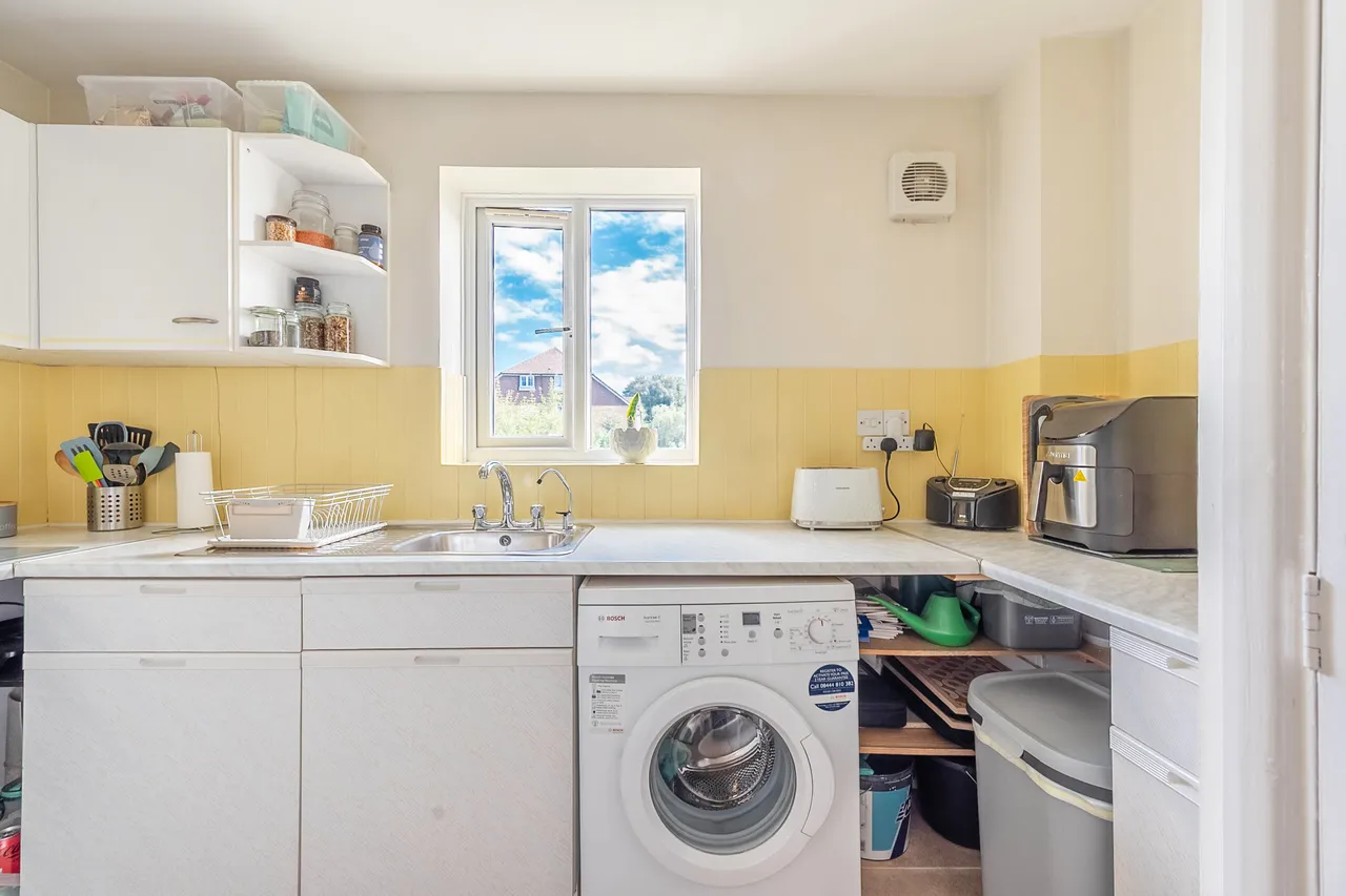 3 Orkney House, Himalayan Way, Watford, photo 10