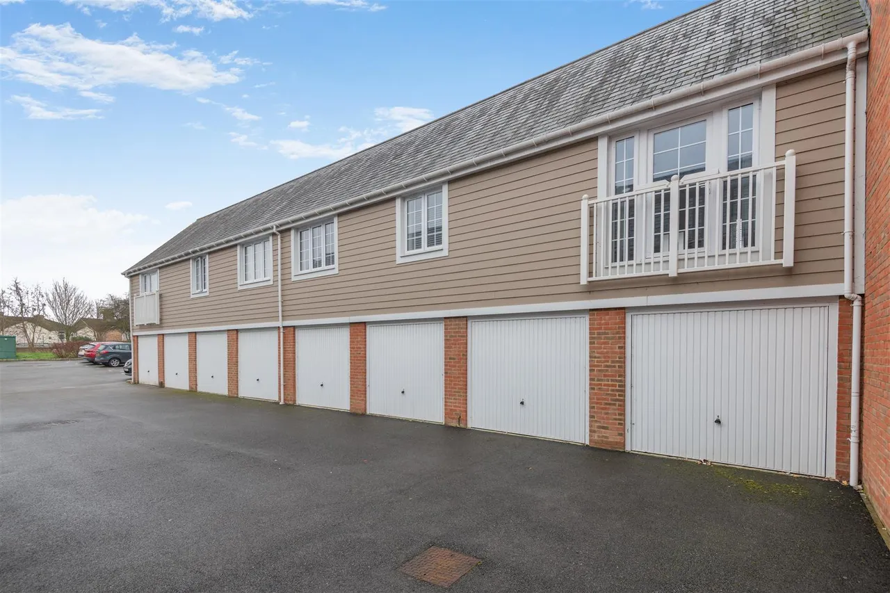 Amisse Drive, Snodland, photo 11