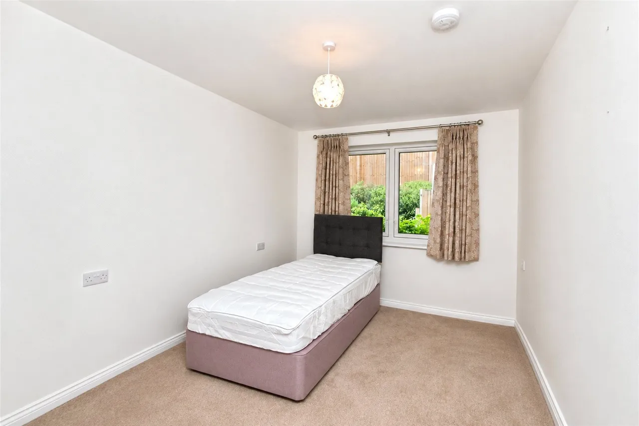 London Road, Basingstoke, RG21, photo 9