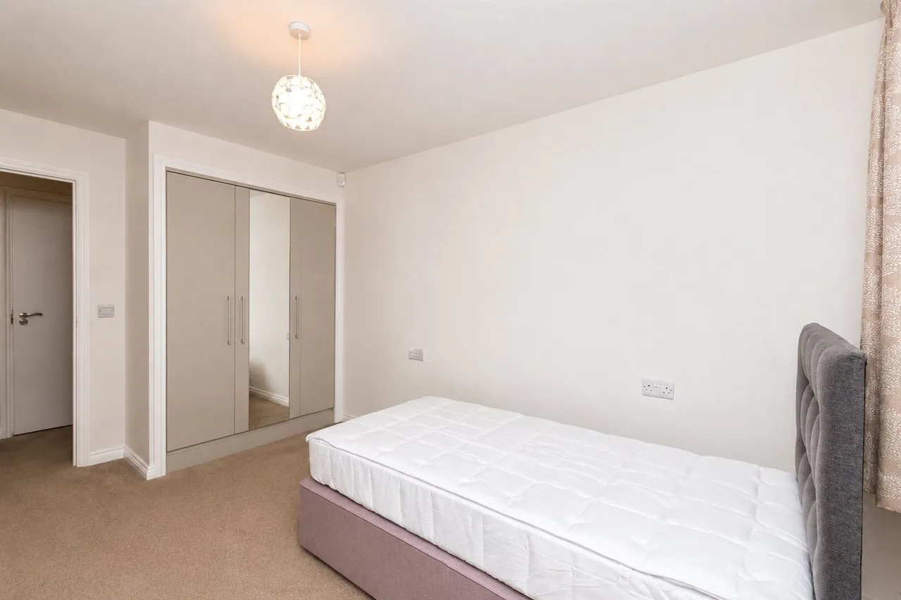London Road, Basingstoke, RG21, photo 13