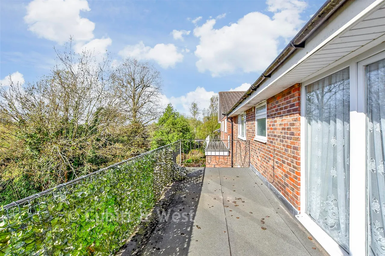 School Lane, Denmead, PO7, photo 11