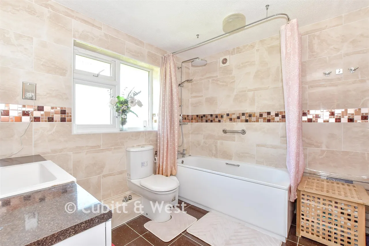 School Lane, Denmead, PO7, photo 17