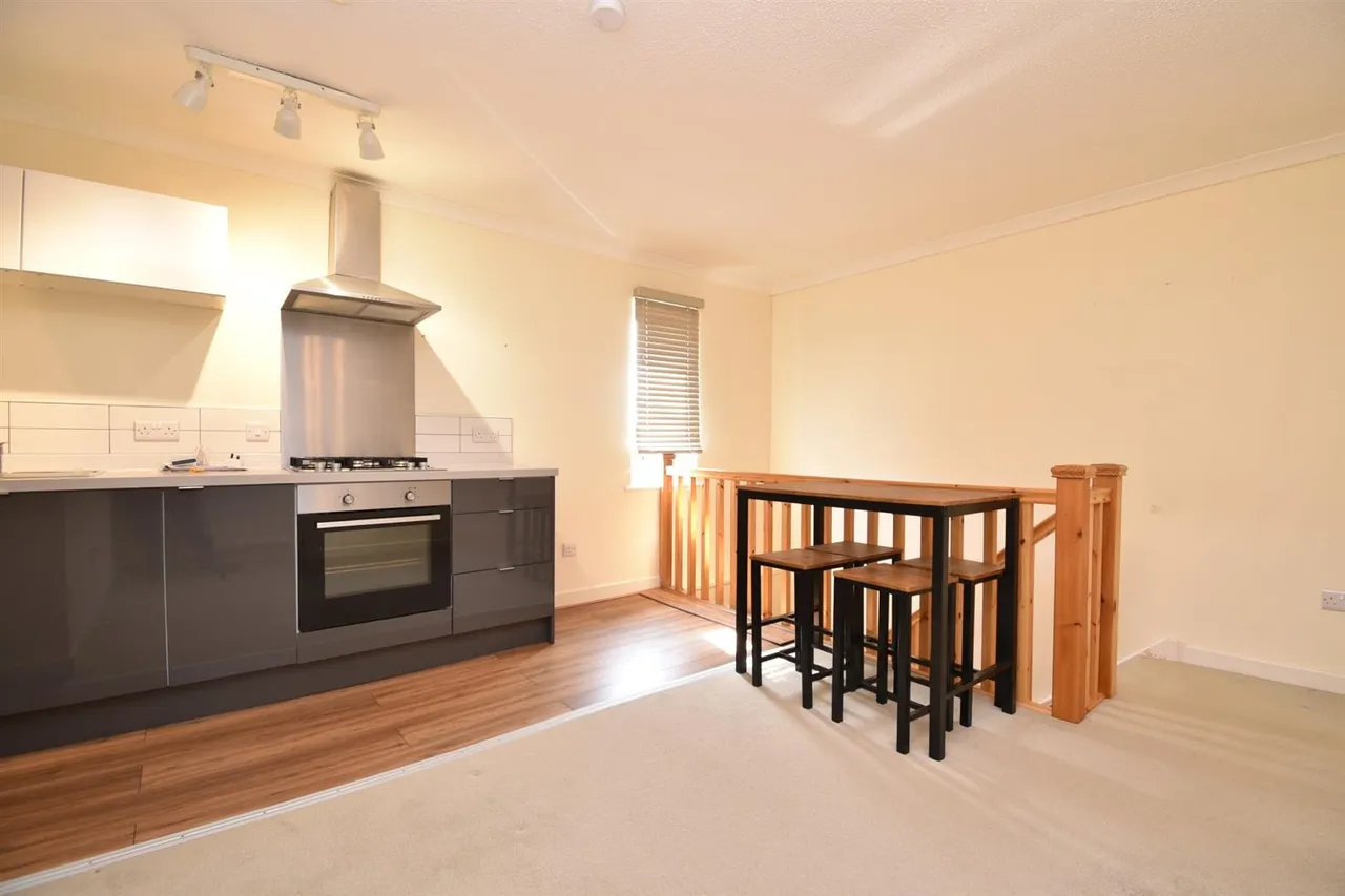 Carters Close, Stevenage, Herts, SG2 9QA, photo 2