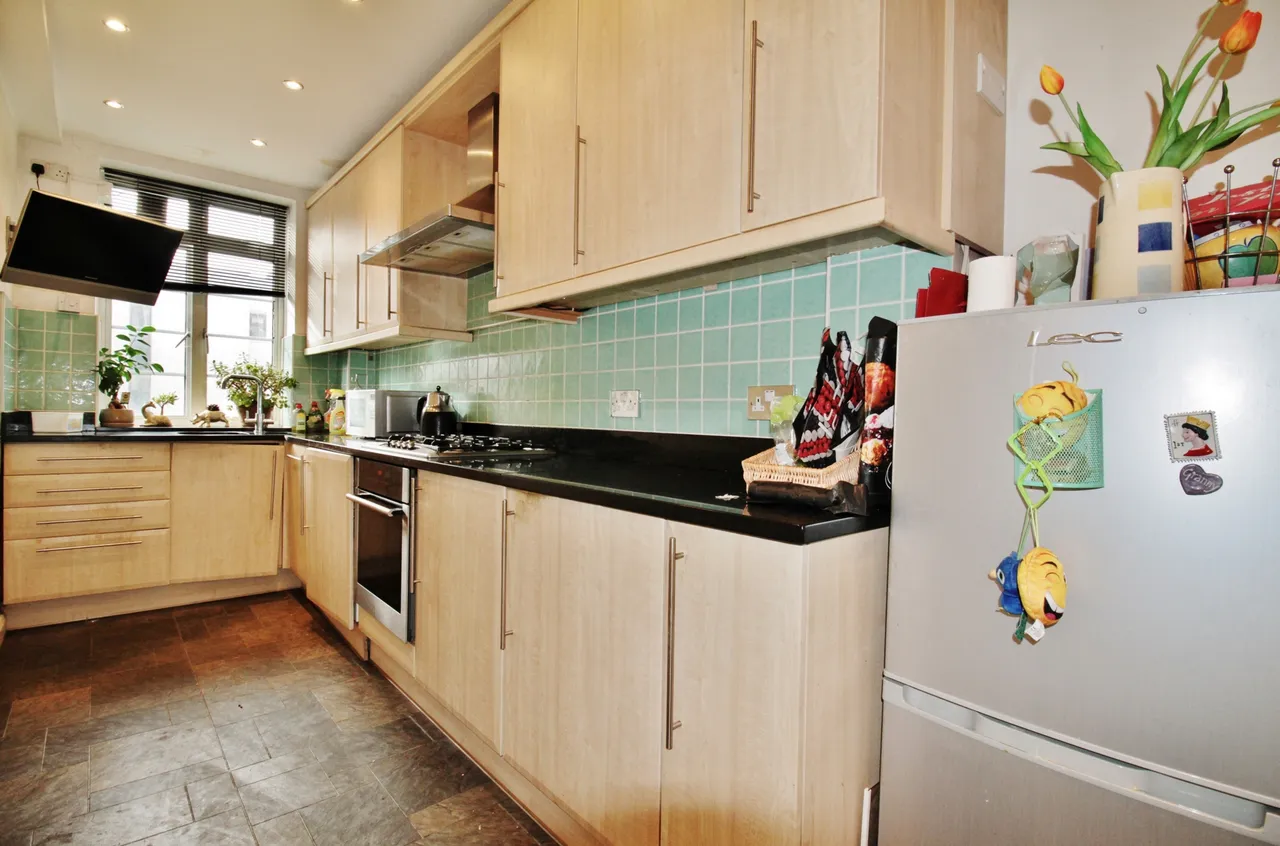 Hammersmith Road, Hammersmith, W6, photo 4