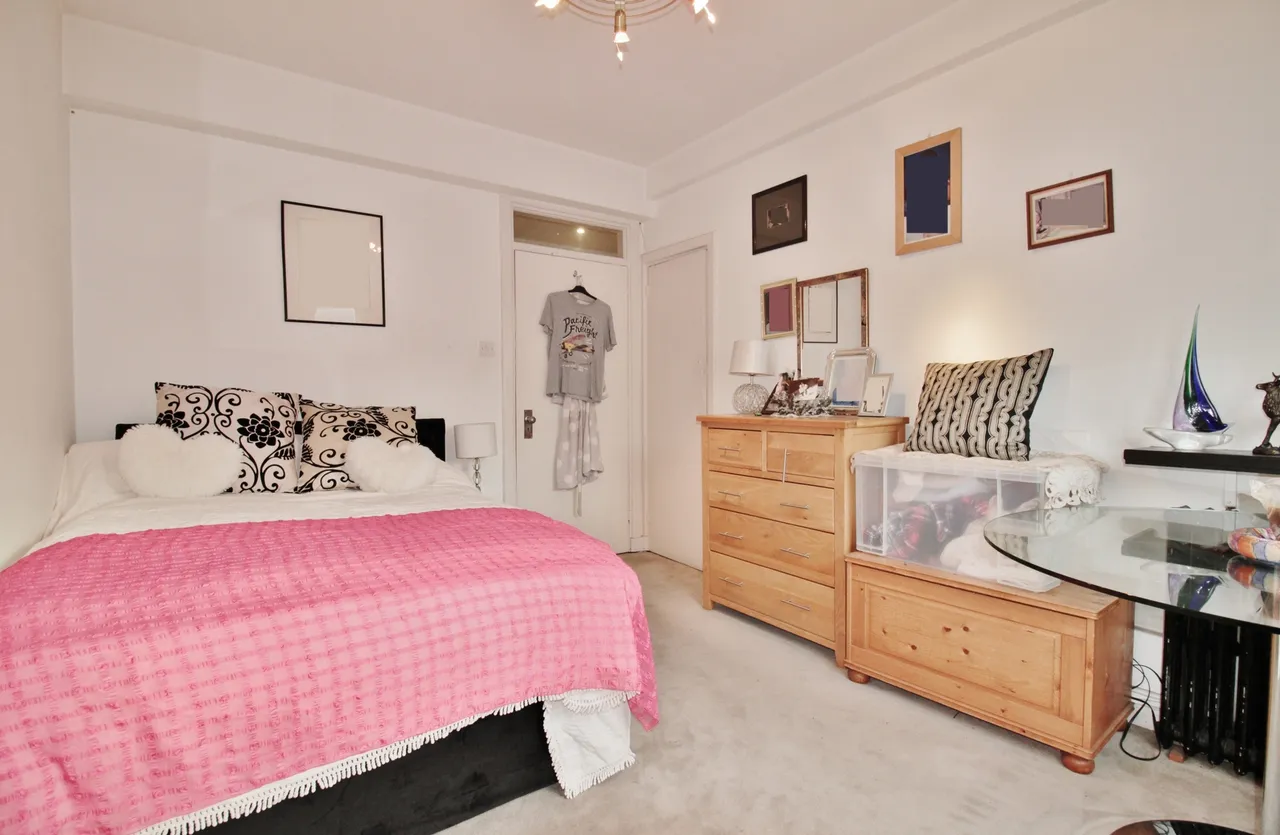 Hammersmith Road, Hammersmith, W6, photo 7