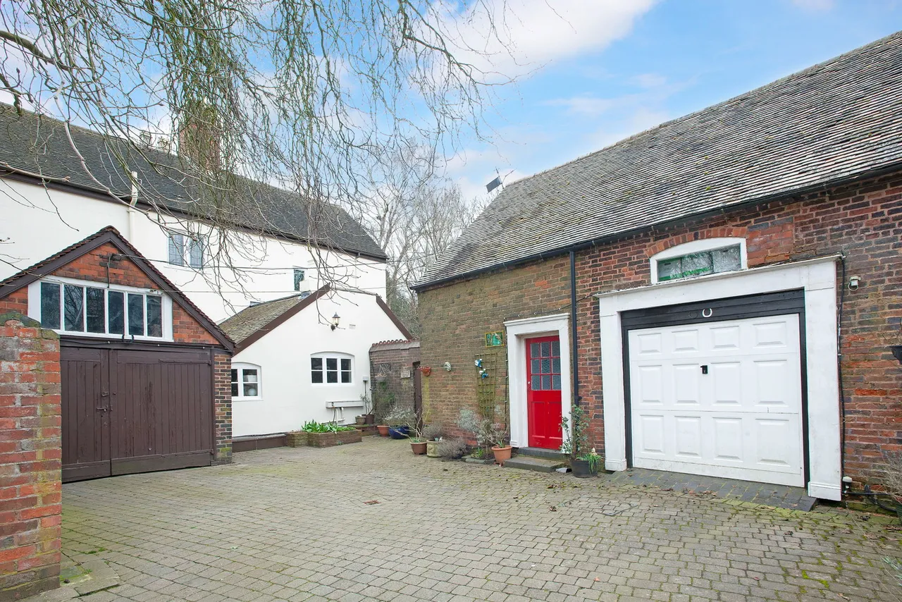 The Moot House, The Green, WS9, photo 12