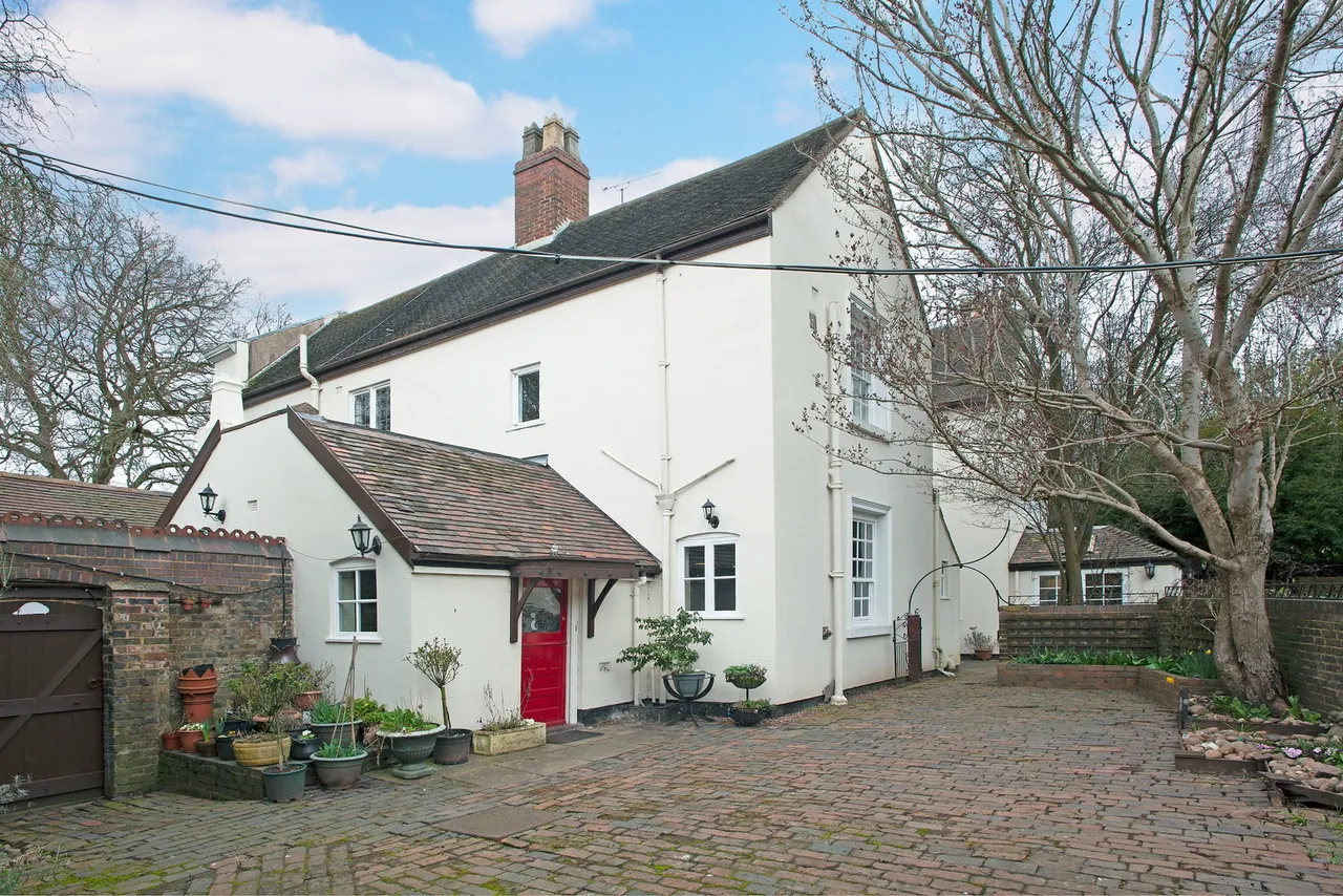 The Moot House, The Green, WS9, photo 16