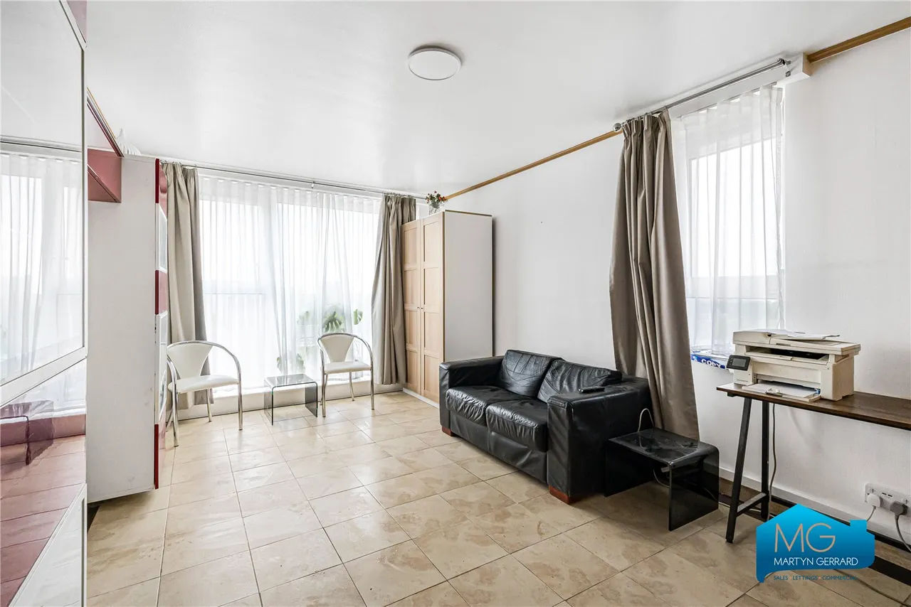 3 bed flat to rent, Fellows Road, London, NW3