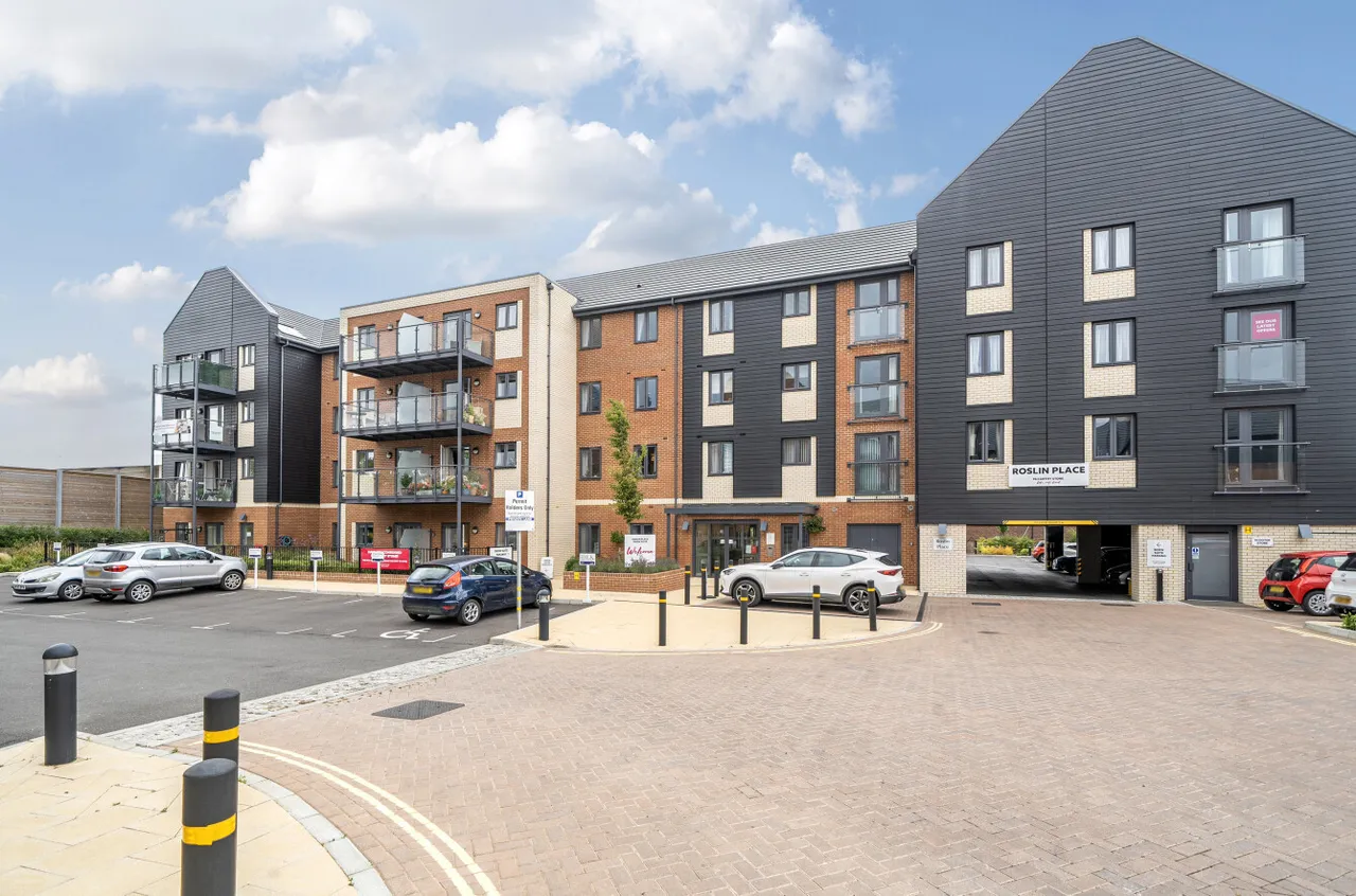 Station Road, Hook, Hampshire, RG27 9GU, photo 14