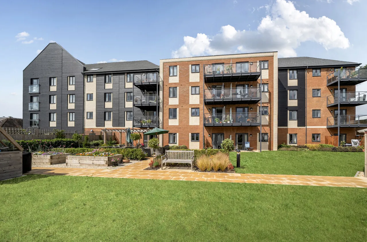 1 bed flat for sale — Station Road, Hook, Hampshire, RG27 9GU